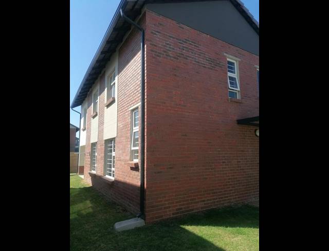 4 BEDROOM TOWNHOUSE FOR SALE IN PARKDENE